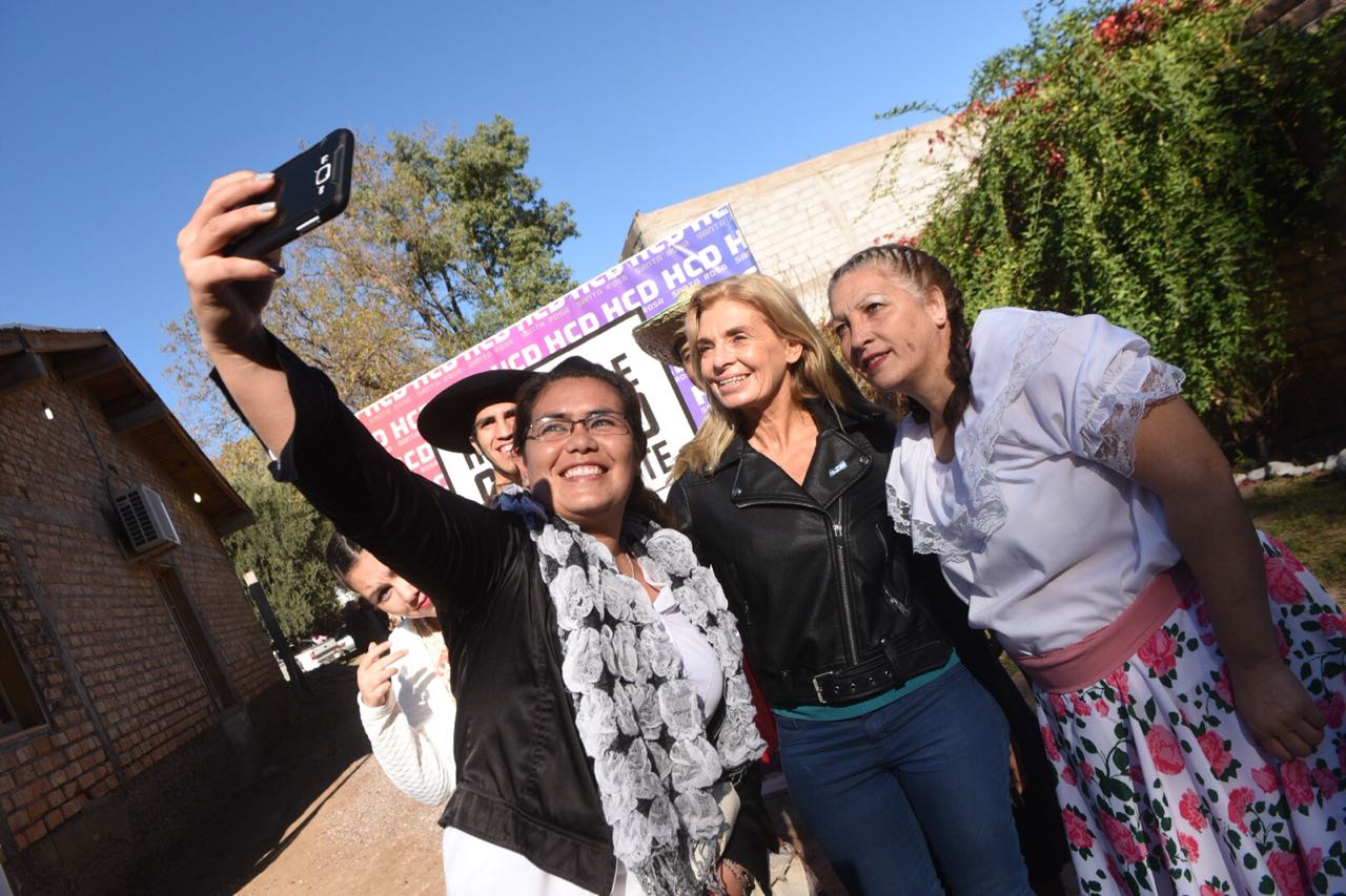 Montero con vecinos Santa Rosa