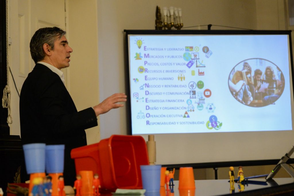Curso emprendedurismo Heraldo Muñoz