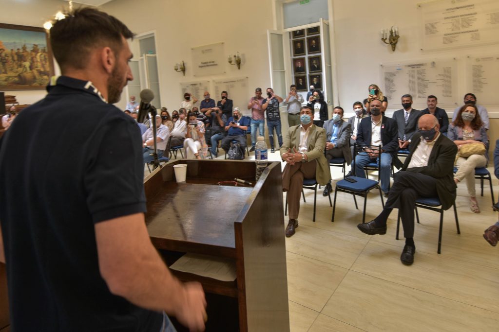 reconoció al futbolista Sebastián Torrico 