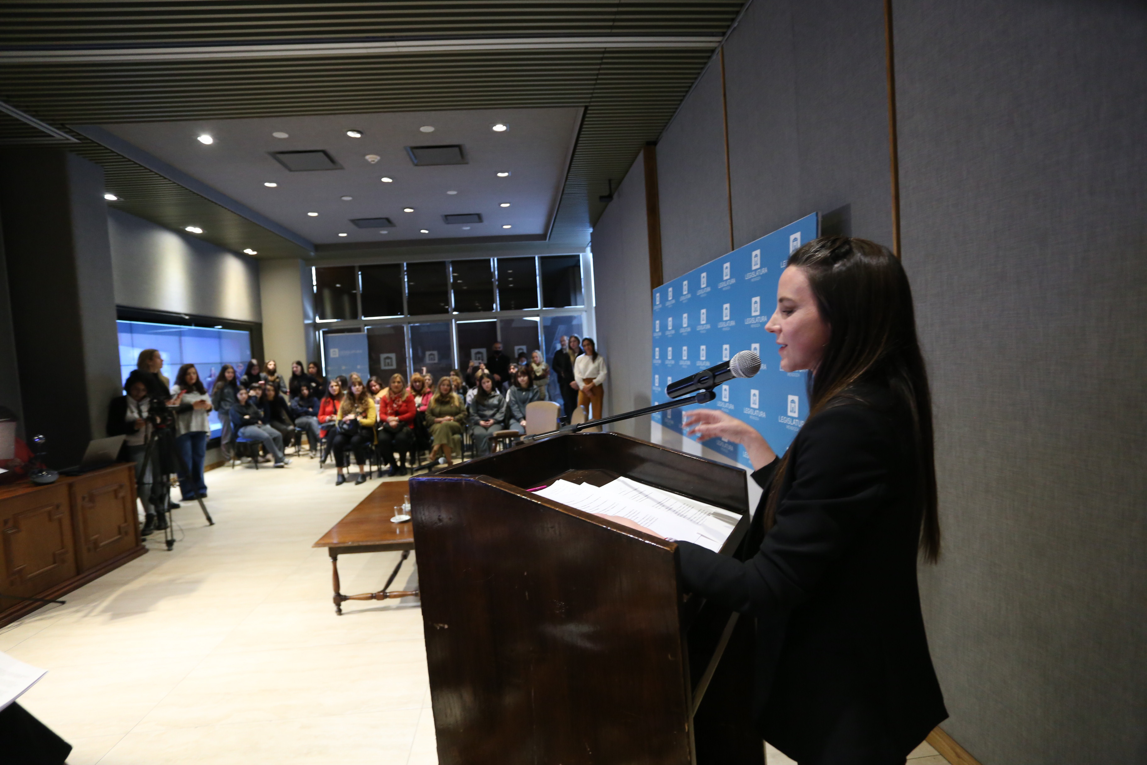 la mujer en la ciencia y el impacto en las matrículas universitarias 