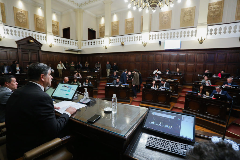 tres pedidos de reconocimiento