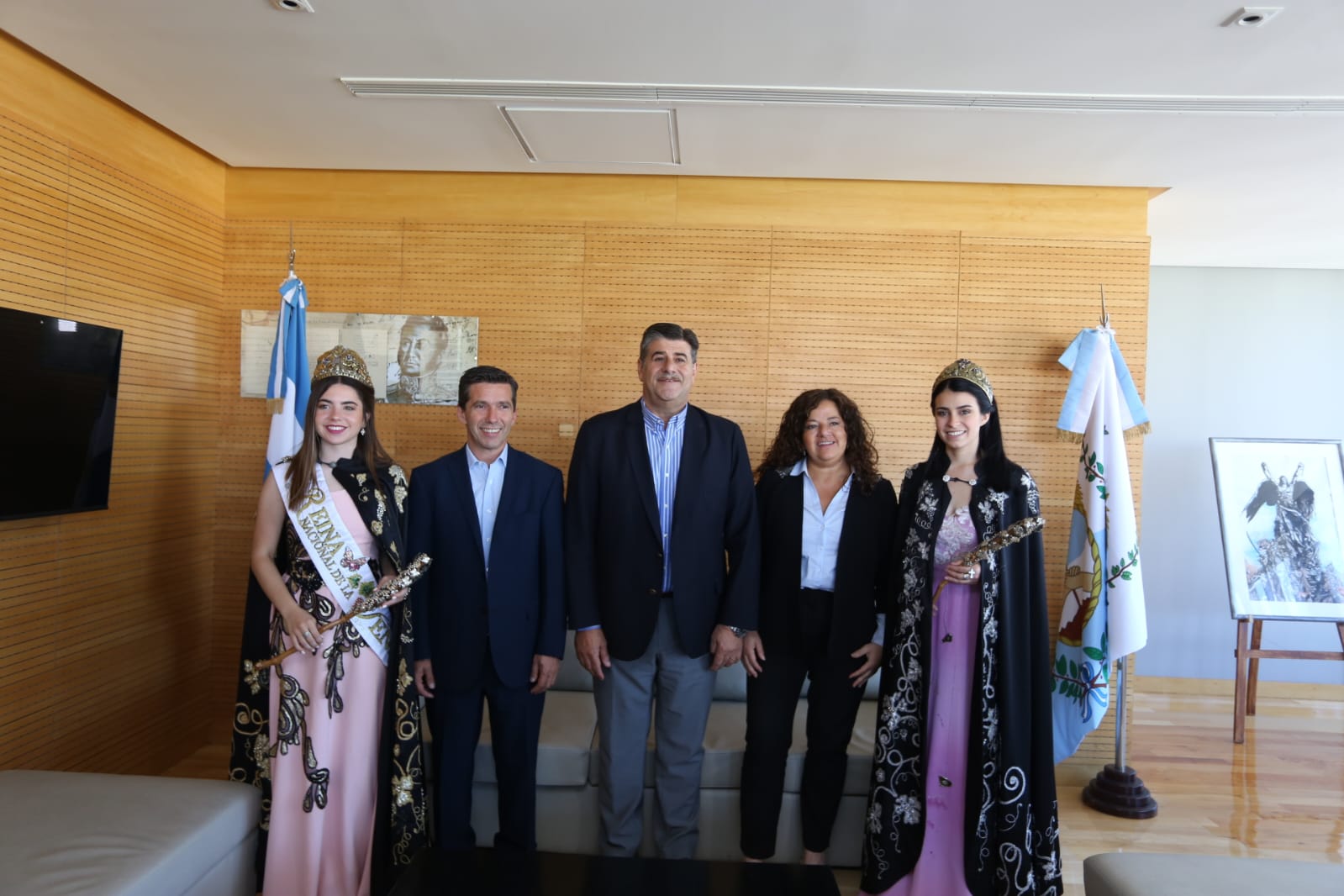 La Reina y Virreina de la Vendimia 2023 fueron recibidas por Mario Abed y Andrés Lombardi