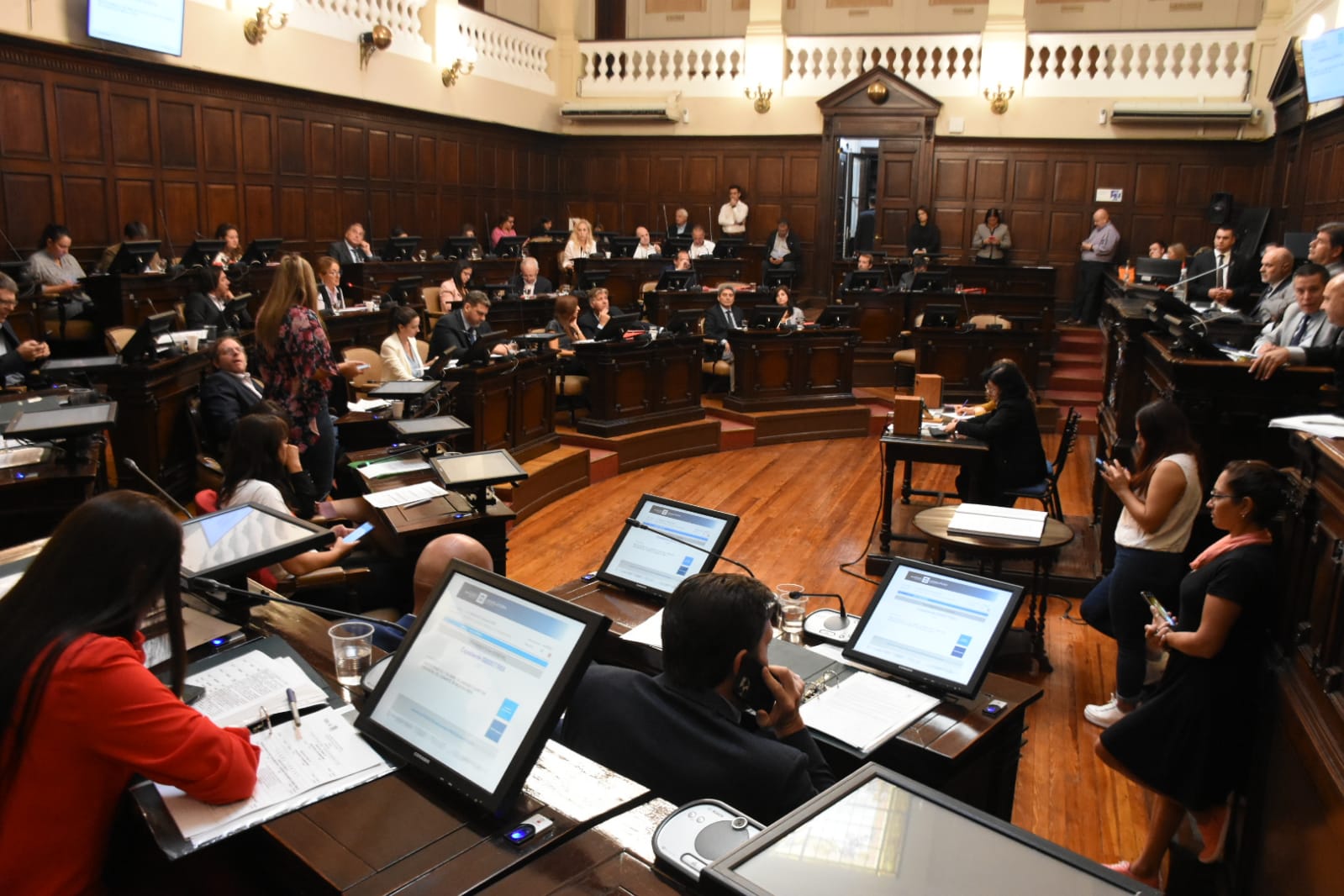 sesión senado 4 de abril