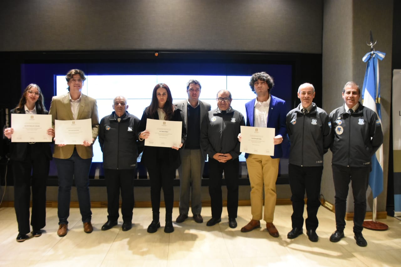 alumnos de la carrera de relaciones internacionales de la Universidad Champagnat