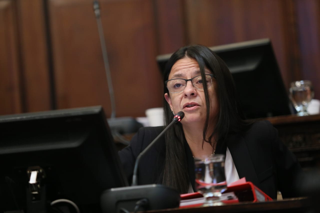 ratificó diversas actas paritarias