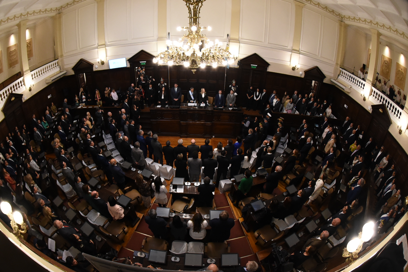 Invitación a la prensa Apertura de sesiones ordinarias: la oposición convoca a una conferencia de prensa conjunta Será luego del discurso del Gobernador en el Salón de los pasos perdidos Temas a tratar discurso del gobernador