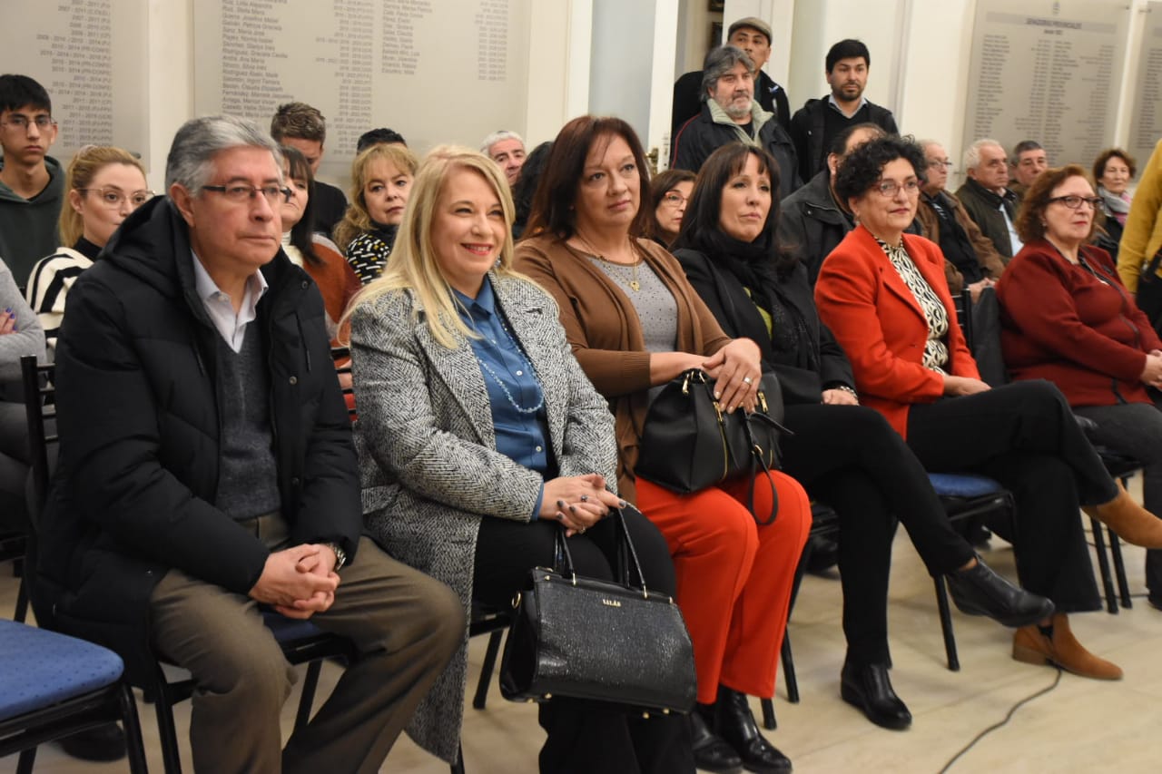 Reconocimiento a empleados legislativos por sus 25 años de servicio 