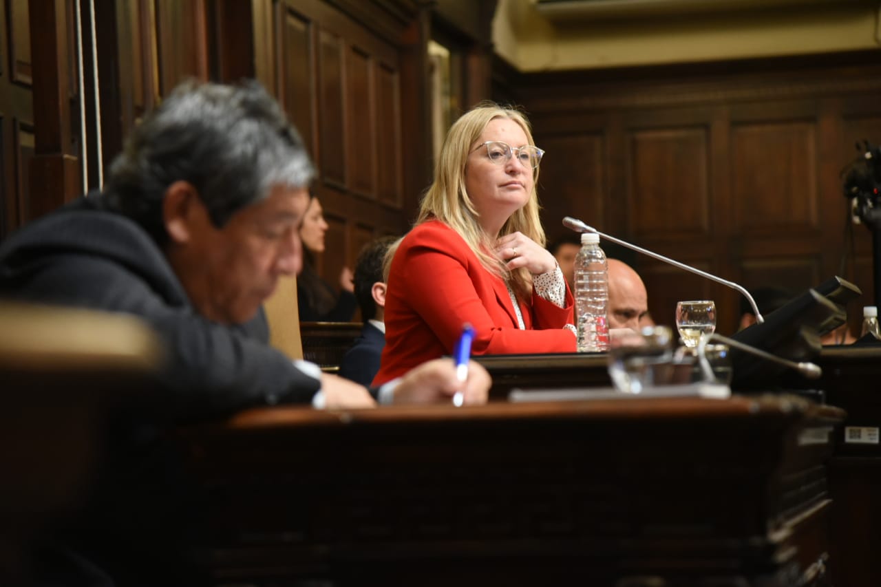 aprobó diversos proyectos durante su sesión de tablas