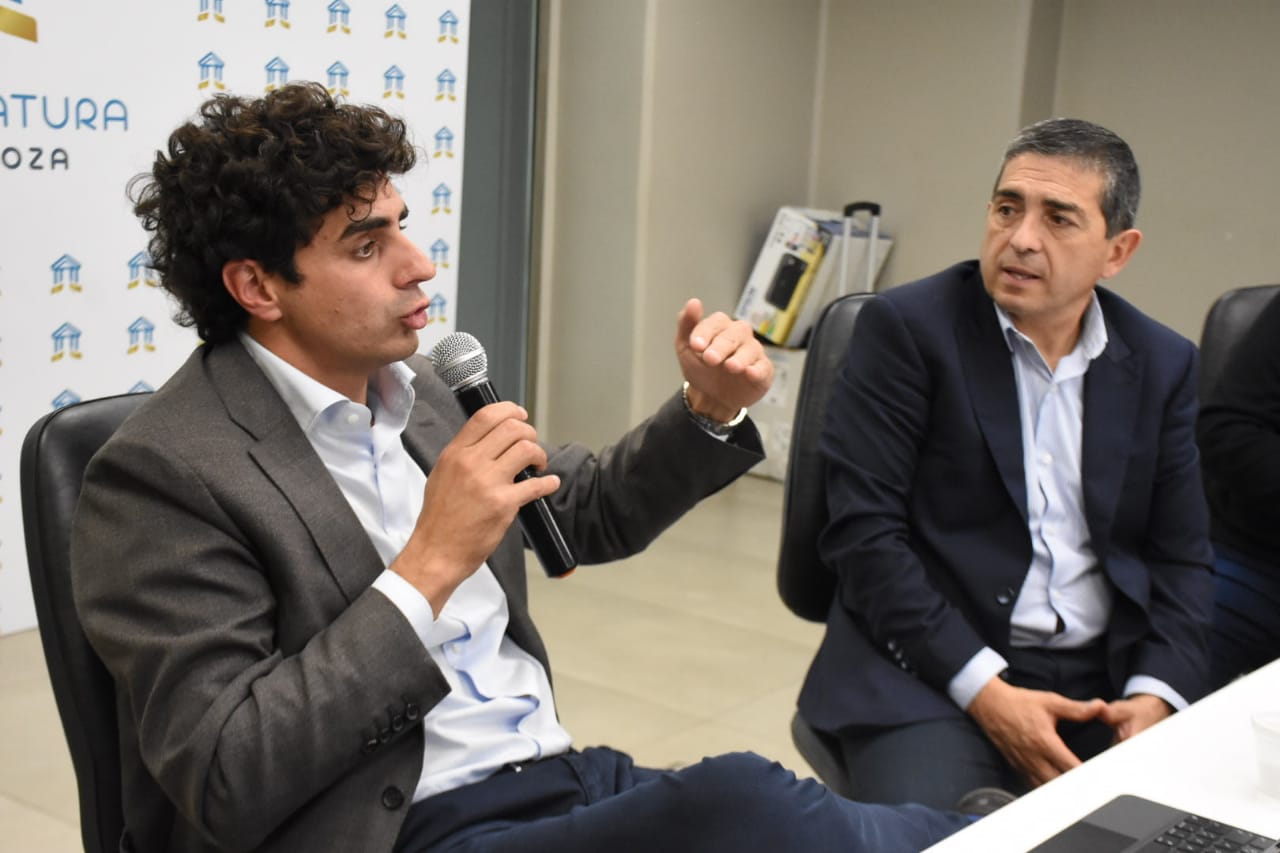 disolver el EPAS y transferir sus funciones a Irrigación