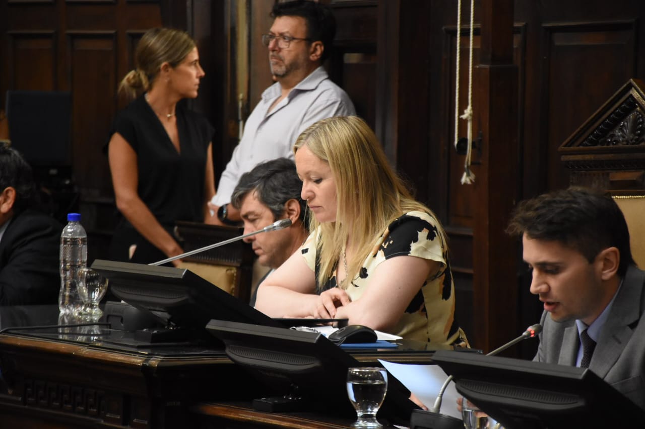 Fueron aprobados reconocimientos a figuras destacadas de la gastronomía y de la actividad comercial local