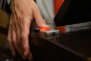 Es ley el proyecto que crea un adicional destinado al personal que brinda cuidado directo a niñas, niños y adolescentes