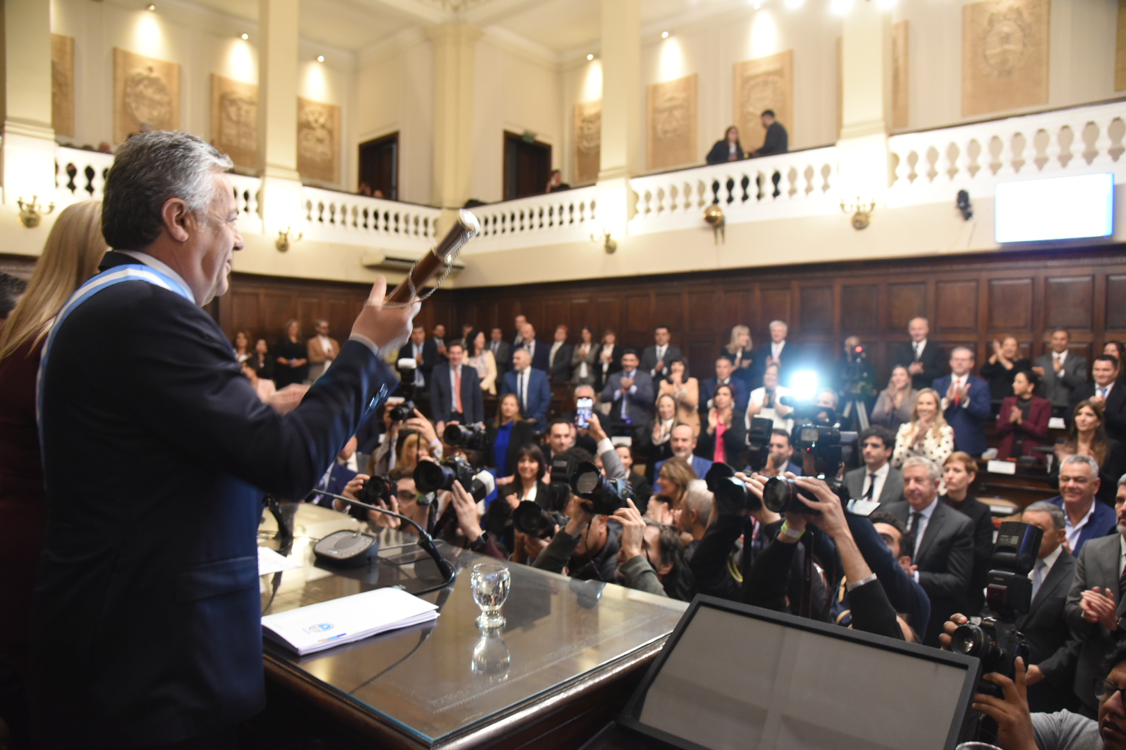 Asamblea Legislativa centrado en economía, seguridad y modernización