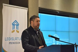 Diplomado en Mercado de Capitales por su aporte a la educación financiera