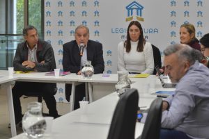 Legisladores abordaron la problemática de las apuestas online en adolescentes y el uso de tecnologías en las aulas