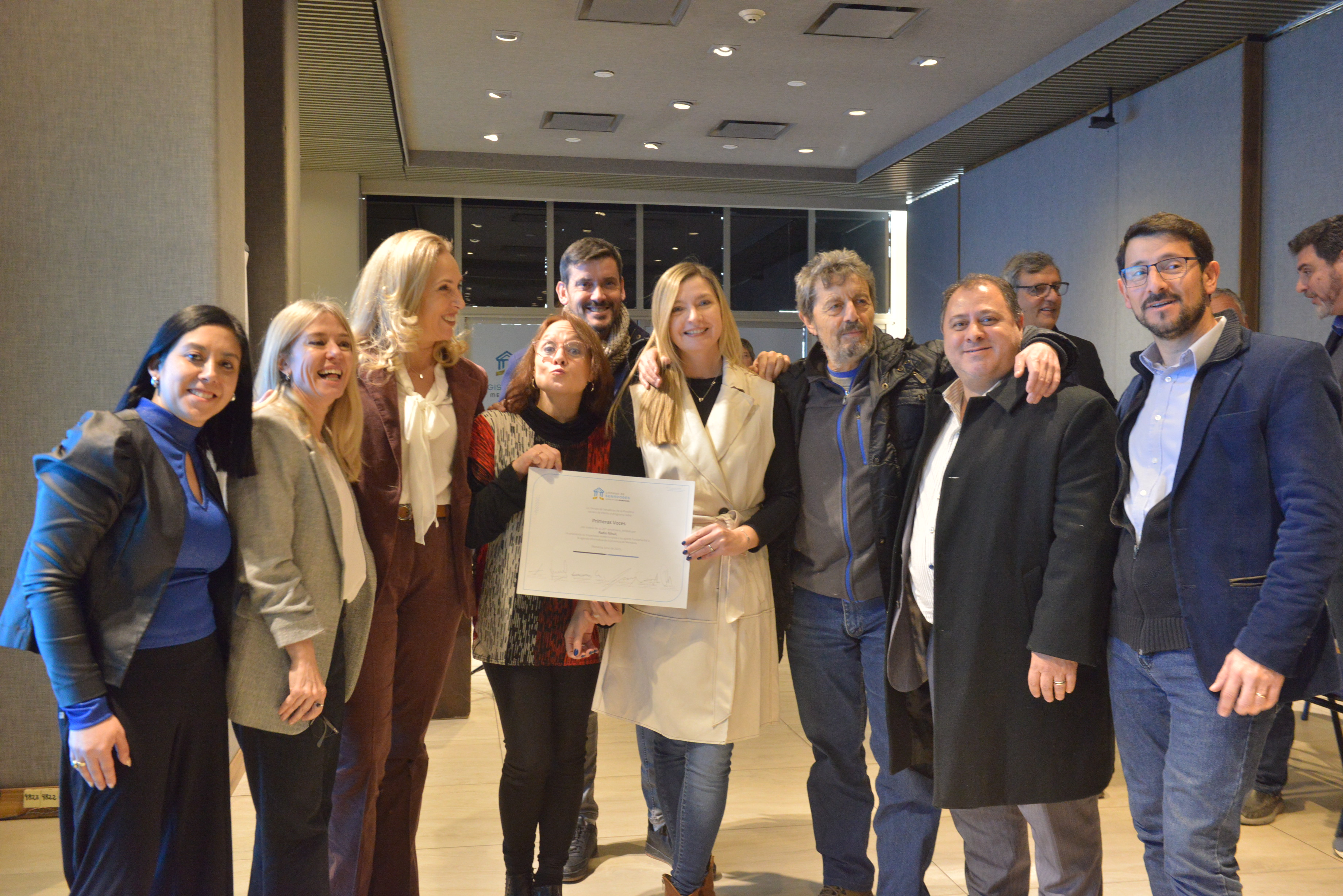 Reconocimiento legislativo al programa radial “Primeras Voces” por sus 20 años al aire