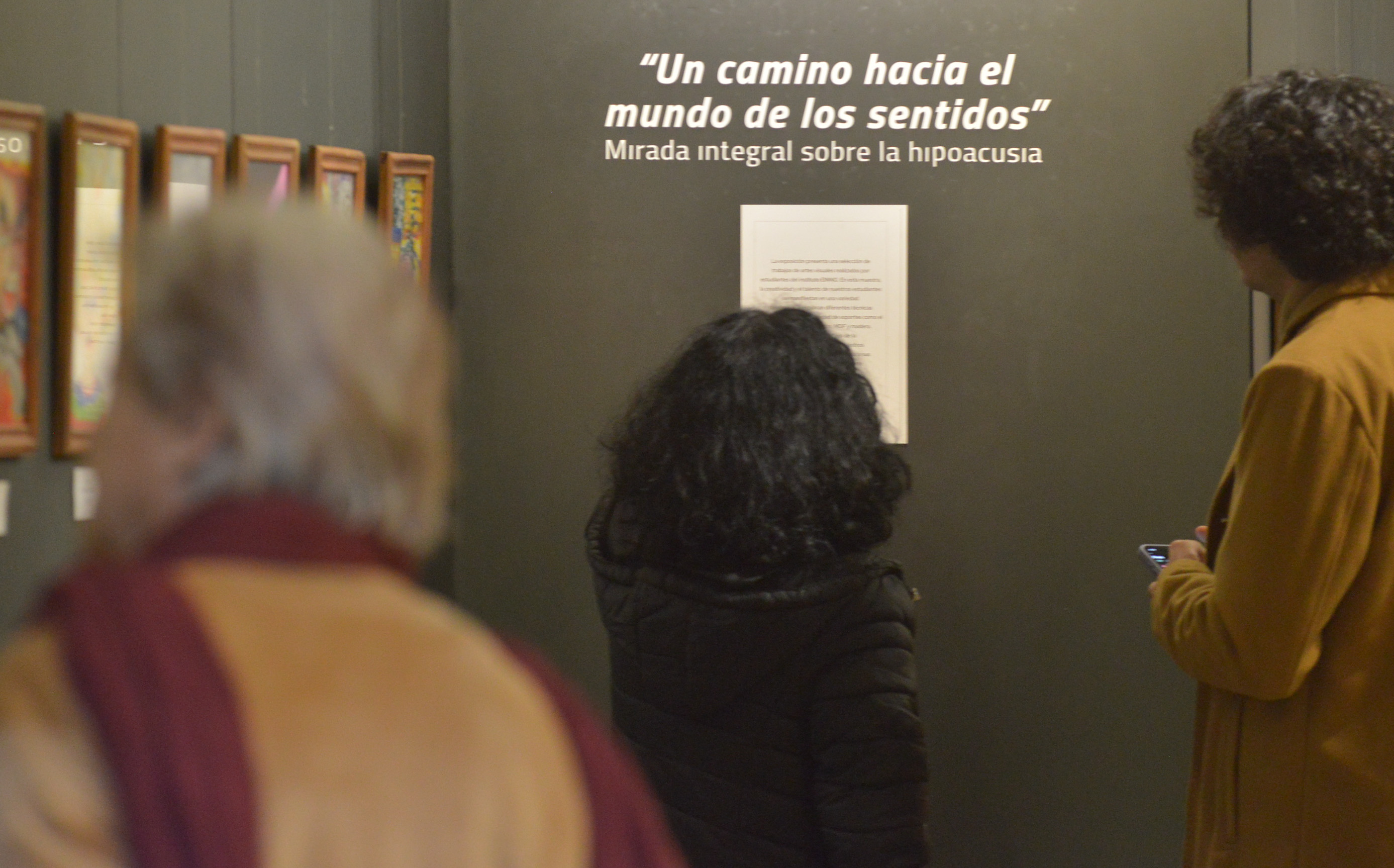 la muestra “Un camino hacia el mundo de los sentidos” 