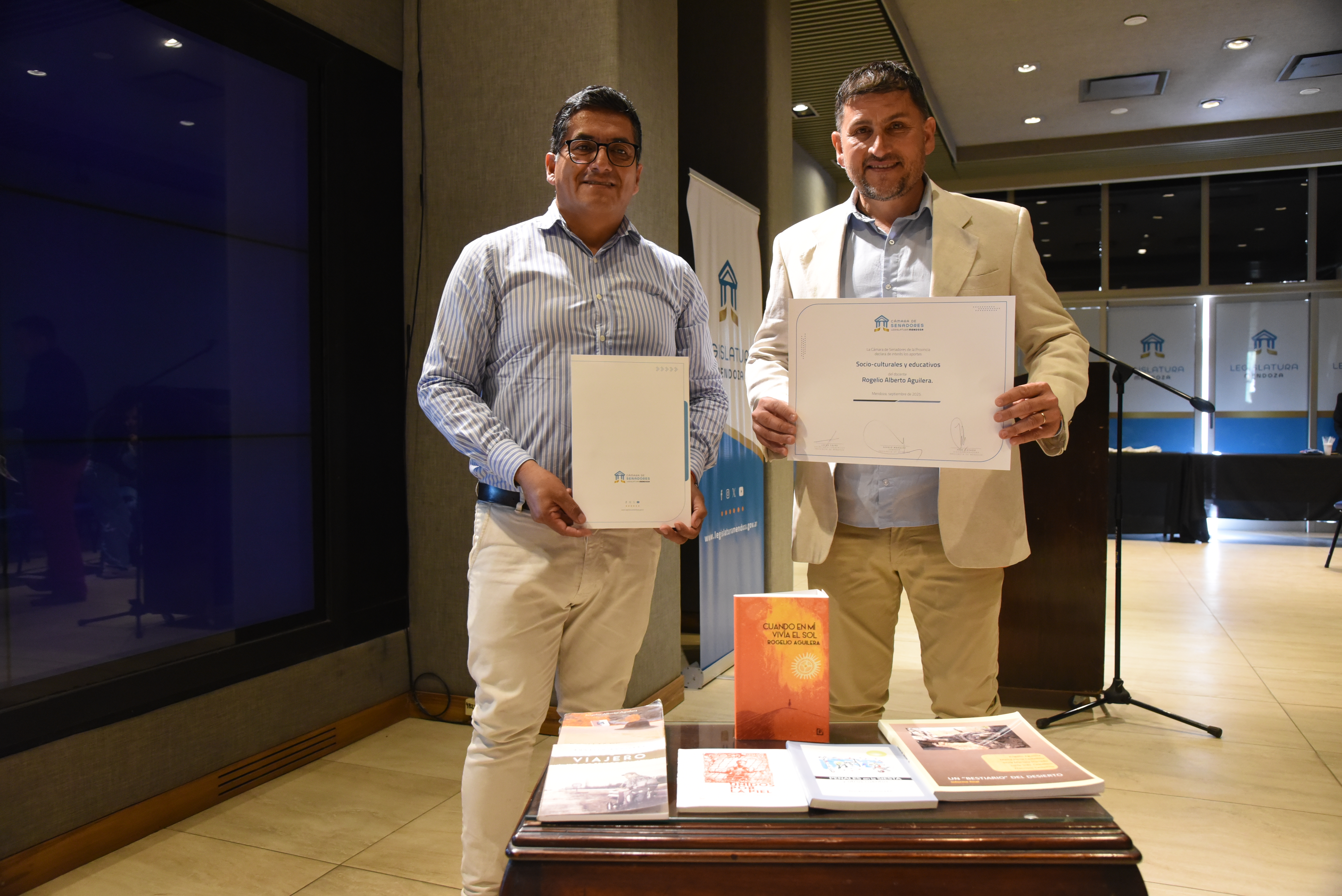 Reconocimiento legislativo al docente Rogelio Aguilera por su aporte socio-cultural y educativo en Mendoza