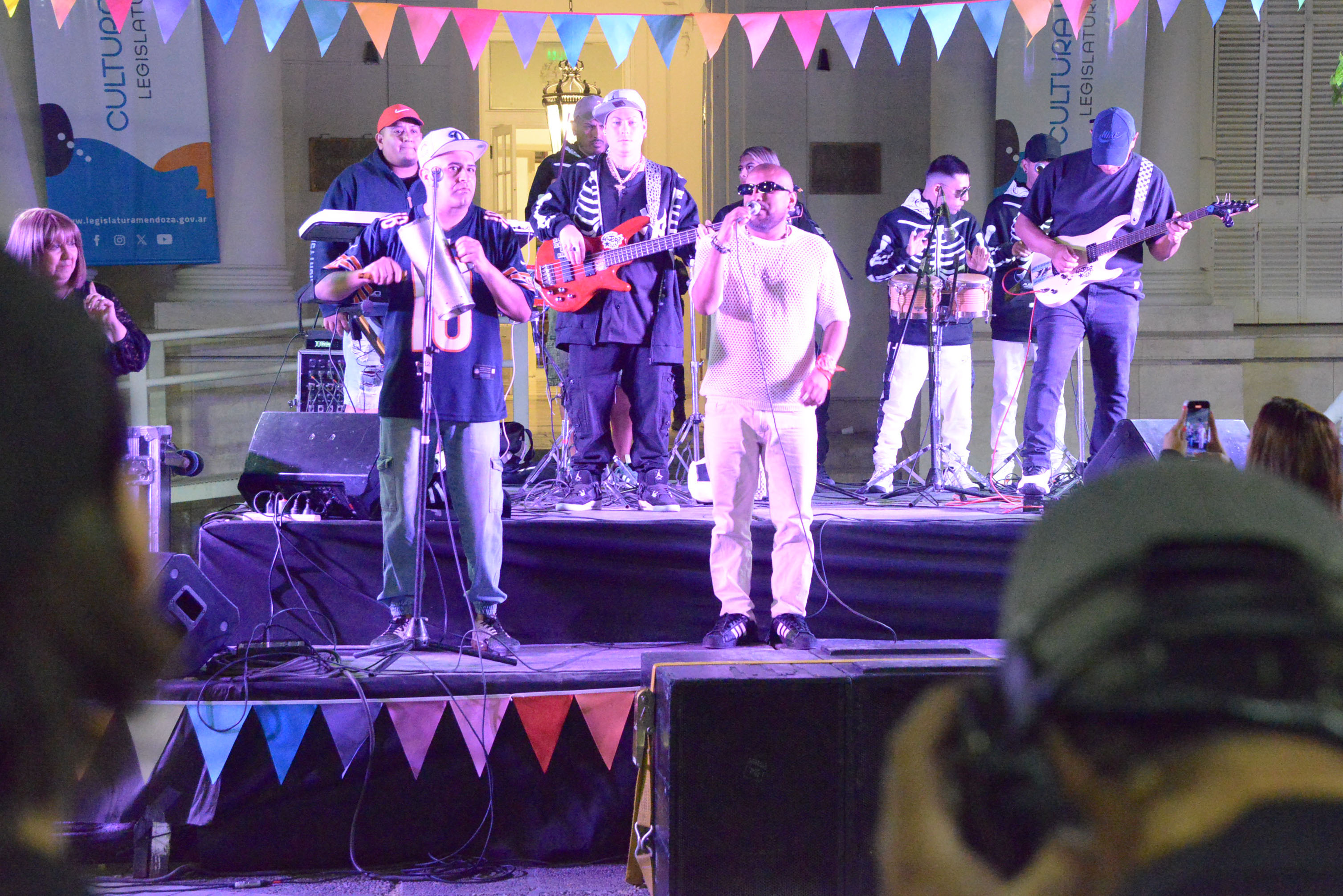 La Legislatura celebró la llegada de la Primavera con música, stands y actividades culturales