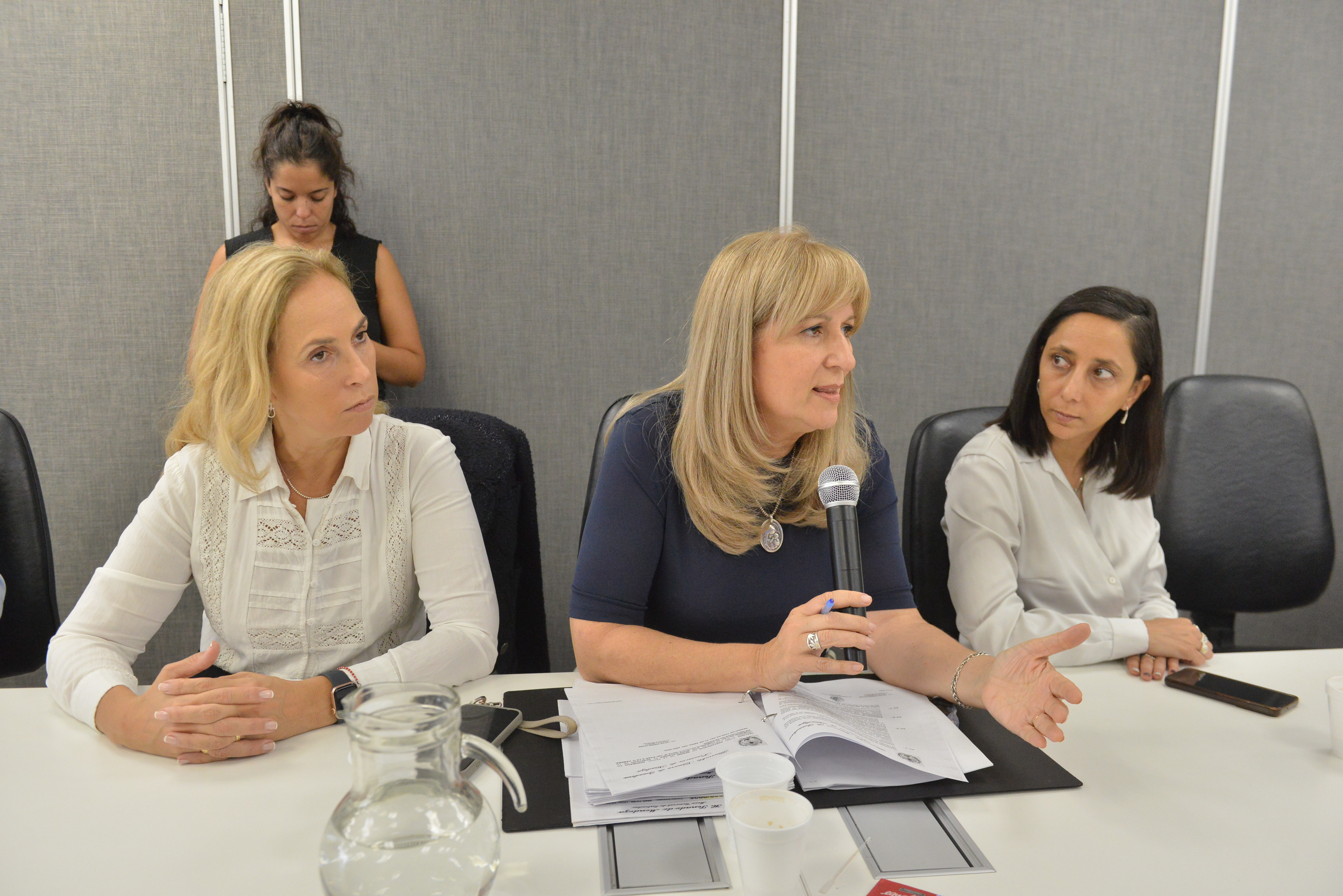 Avanza en el Senado la regulación para adecuar reglamentos de barrios privados y condominios